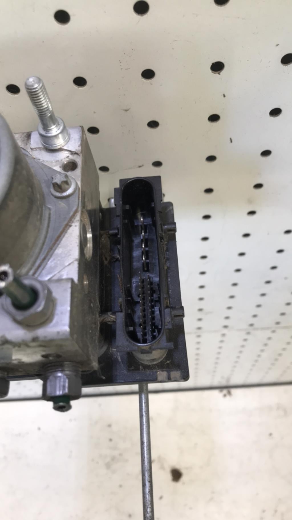 Bloc ABS (freins anti-blocage) RENAULT CLIO 3 PHASE 1 Diesel - 1