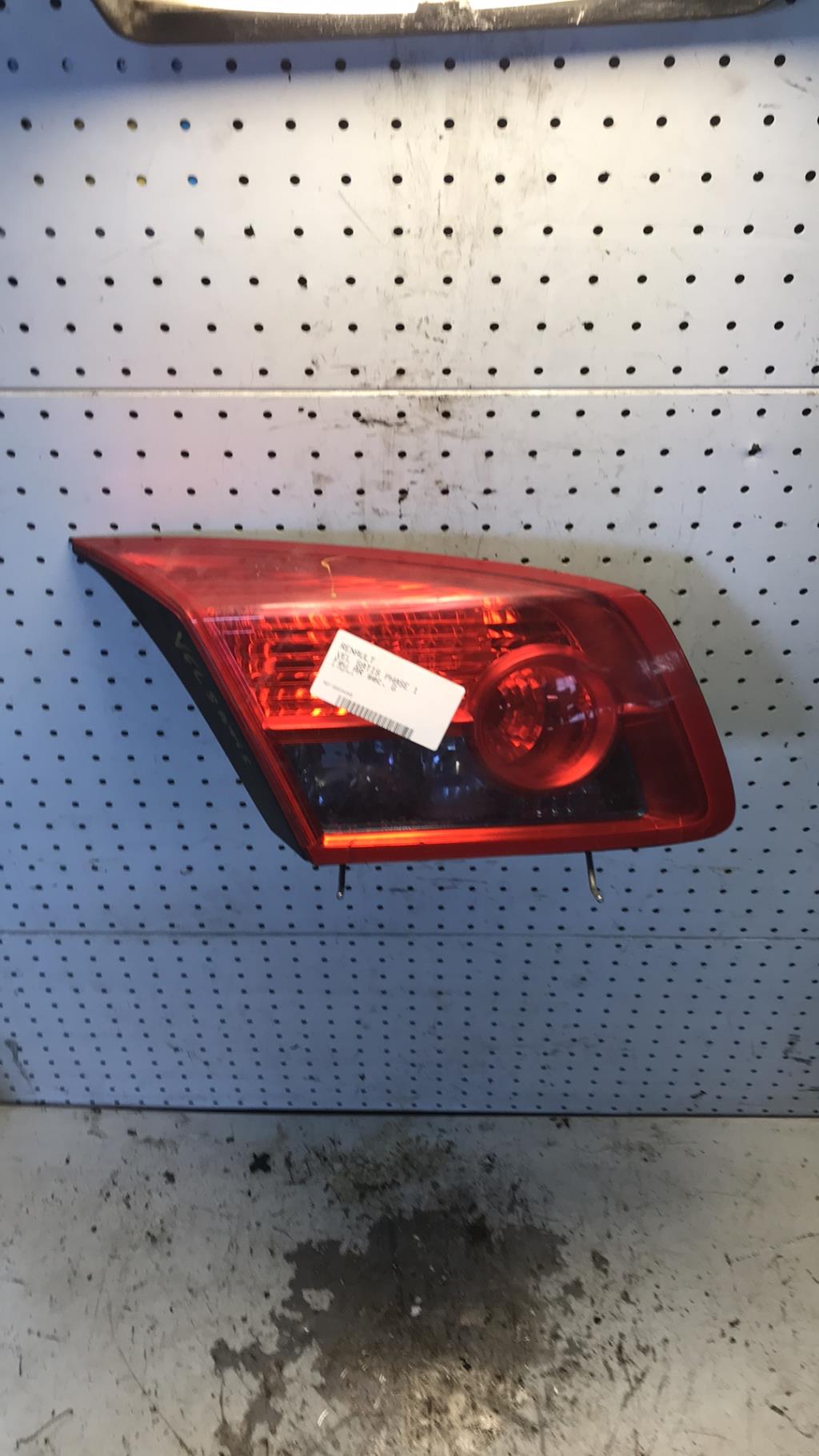 Feu arriere secondaire gauche (feux) RENAULT VEL SATIS PHASE 1  - 1