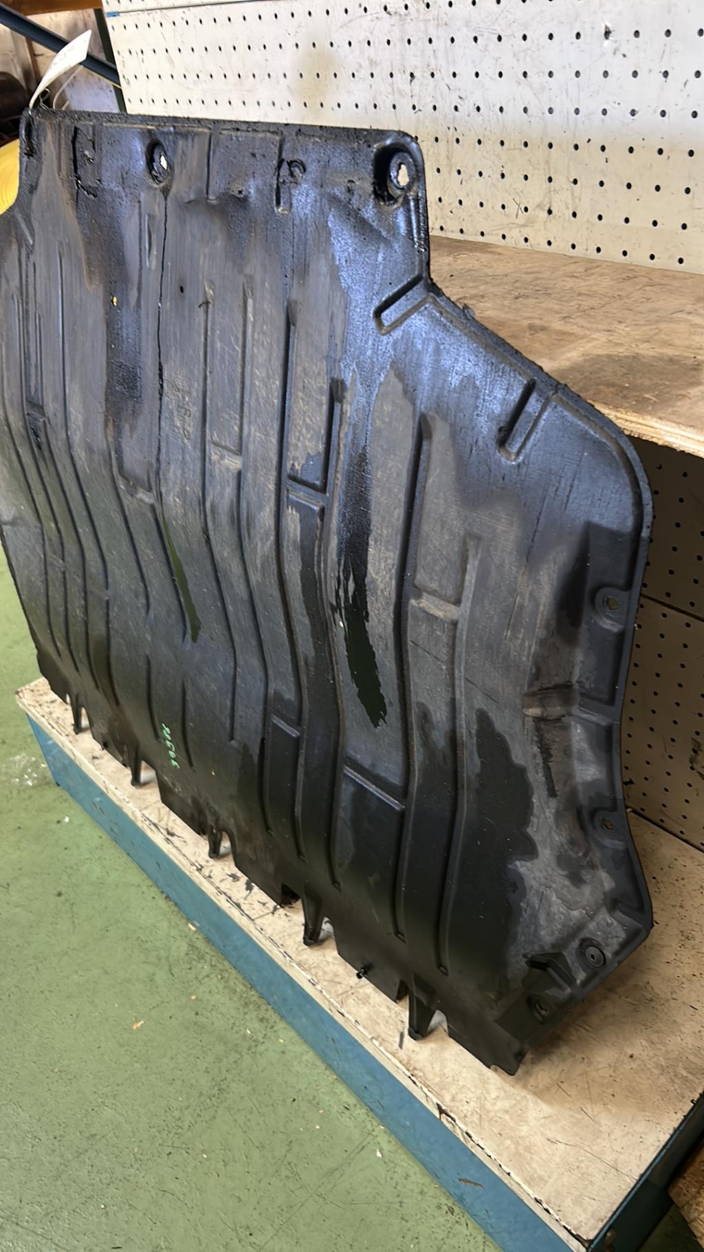 Cache sous moteur VOLKSWAGEN GOLF 5 BREAK Diesel - 1