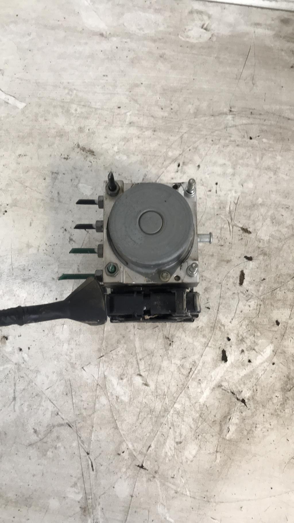 Bloc ABS (freins anti-blocage) RENAULT CLIO 3 PHASE 1 Diesel - 1