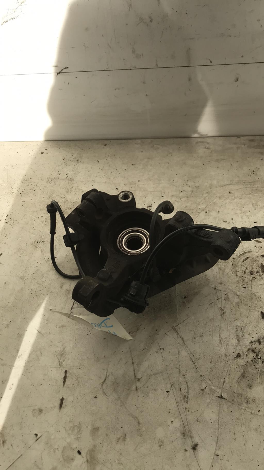 Moyeu avant droit LANCIA YPSILON 4 PHASE 1 Essence - 1