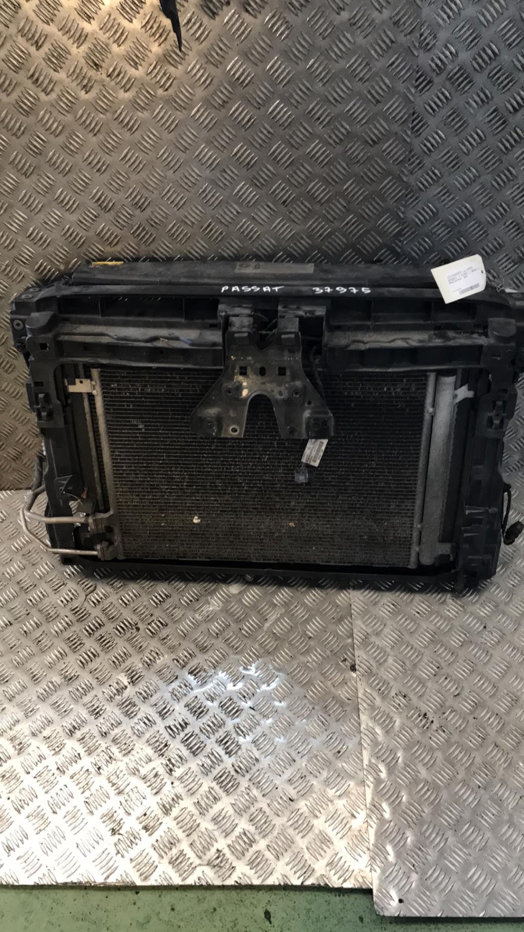 Radiateur eau VOLKSWAGEN PASSAT 7 PHASE 1 BREAK Diesel - 1
