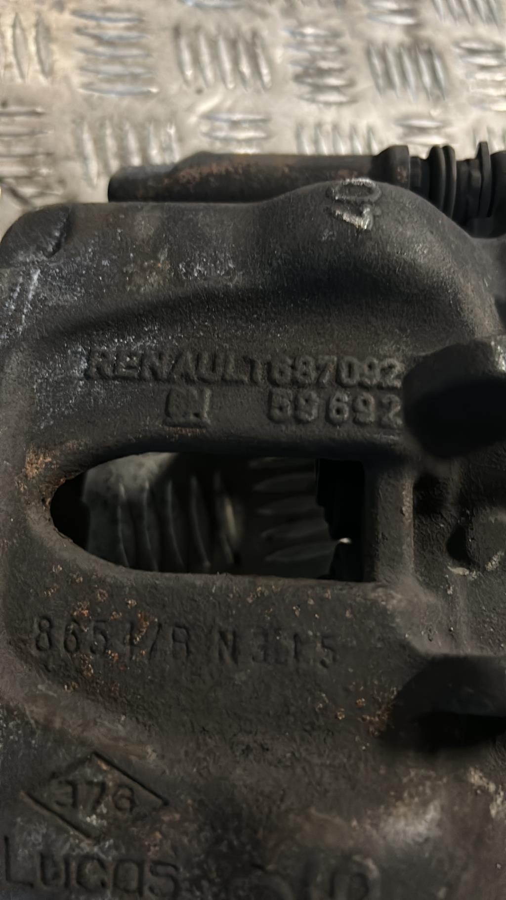 Etrier avant droit (freinage) RENAULT TRAFIC 2 PHASE 2 Diesel - 1