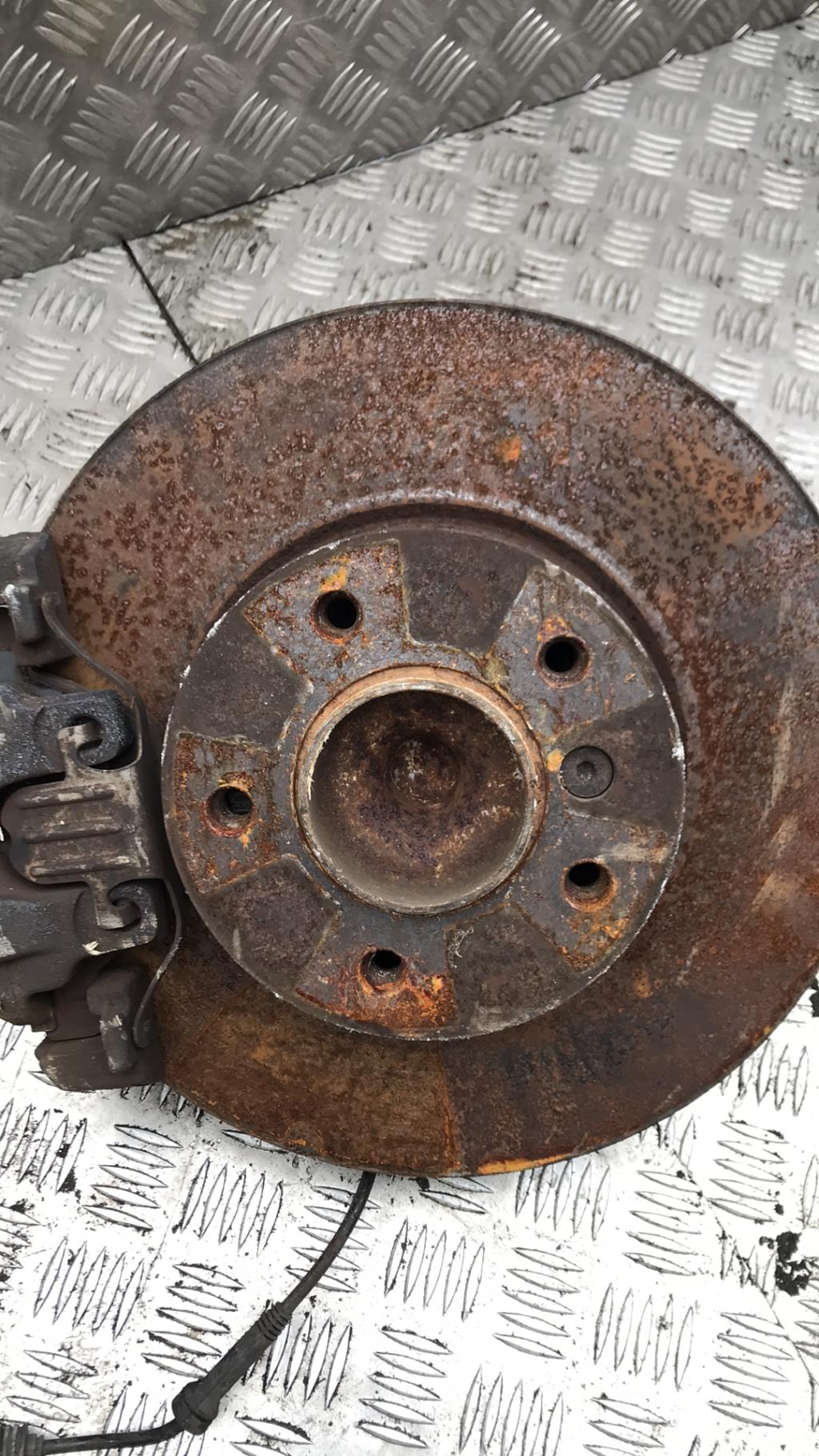 Moyeu avant droit BMW SERIE 3 E92 COUPE PHASE 1 Diesel - 1
