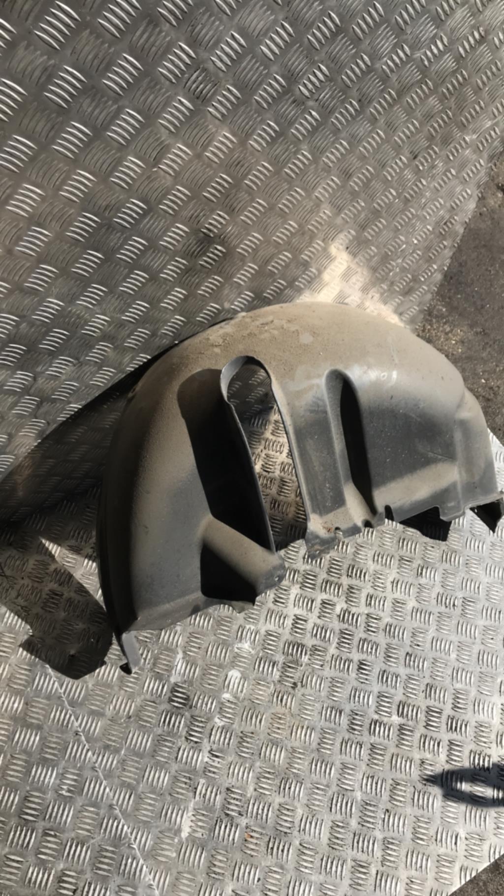 Pare boue arriere gauche AUDI A2 Essence - 1