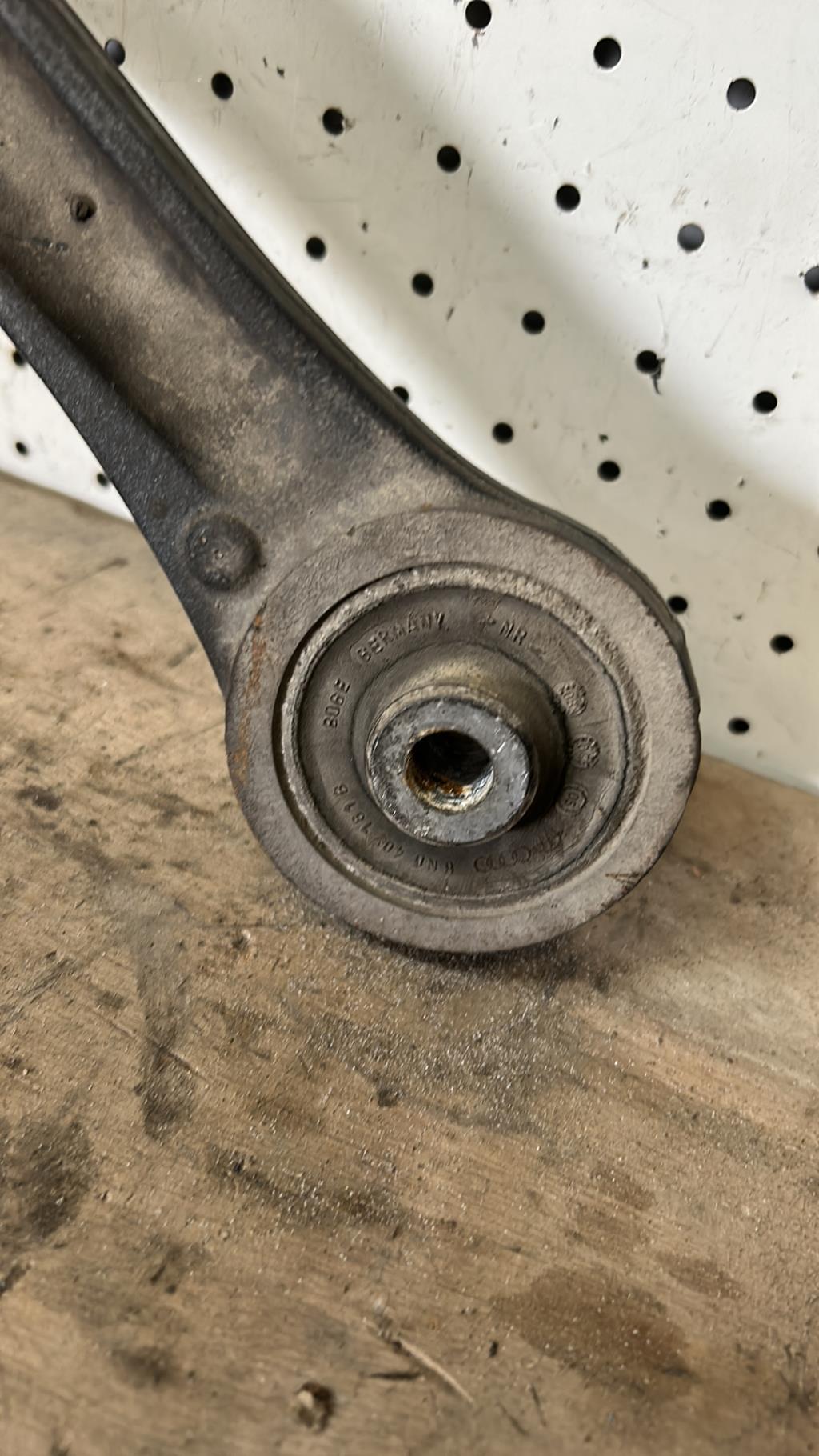 Triangle avant gauche AUDI TT 1 COUPE Essence - 1