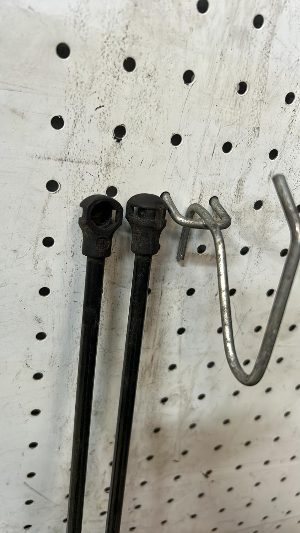 Verin de coffre CITROEN C3 2 PHASE 1  - 1