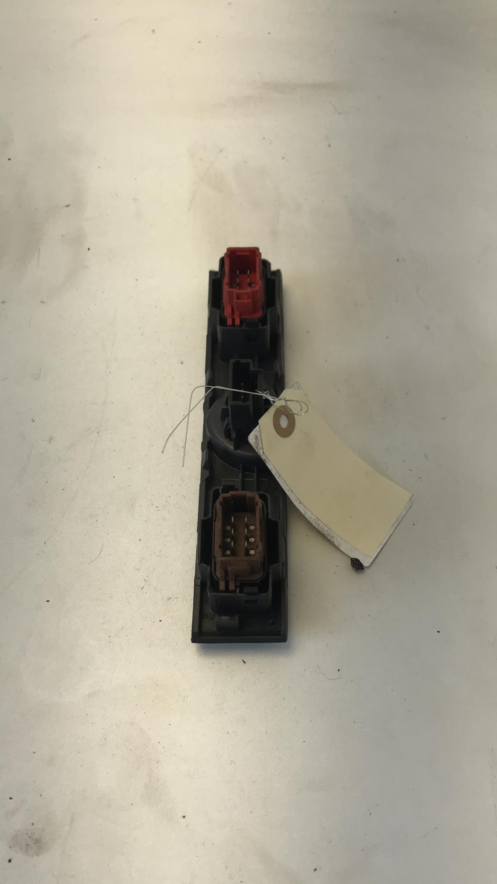 Bouton de warning RENAULT CLIO 2 PHASE 2  - 1