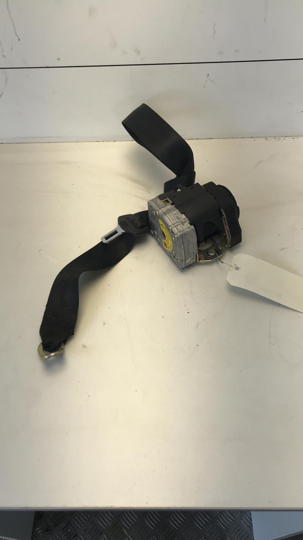 Ceinture arriere gauche AUDI A6 2 AVANT PHASE 1 BREAK  - 1