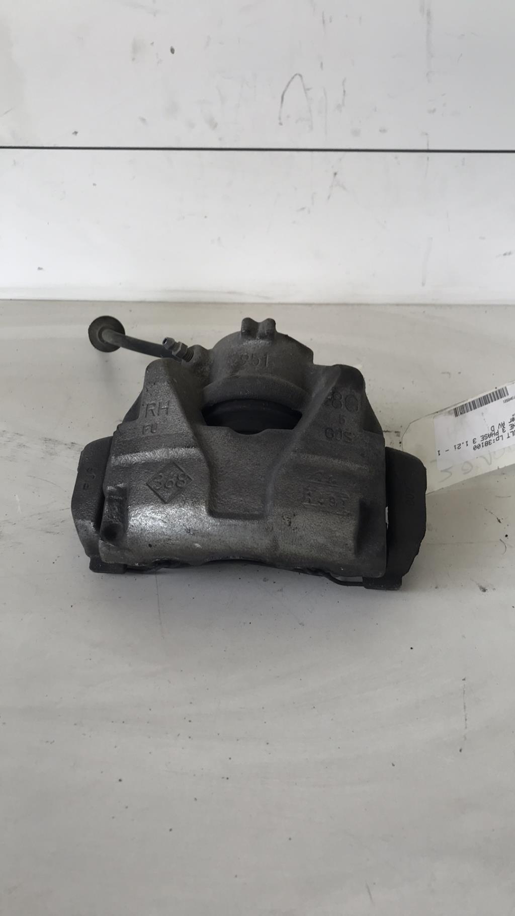Etrier avant droit (freinage) RENAULT MEGANE 3 PHASE 3 Essence - 1