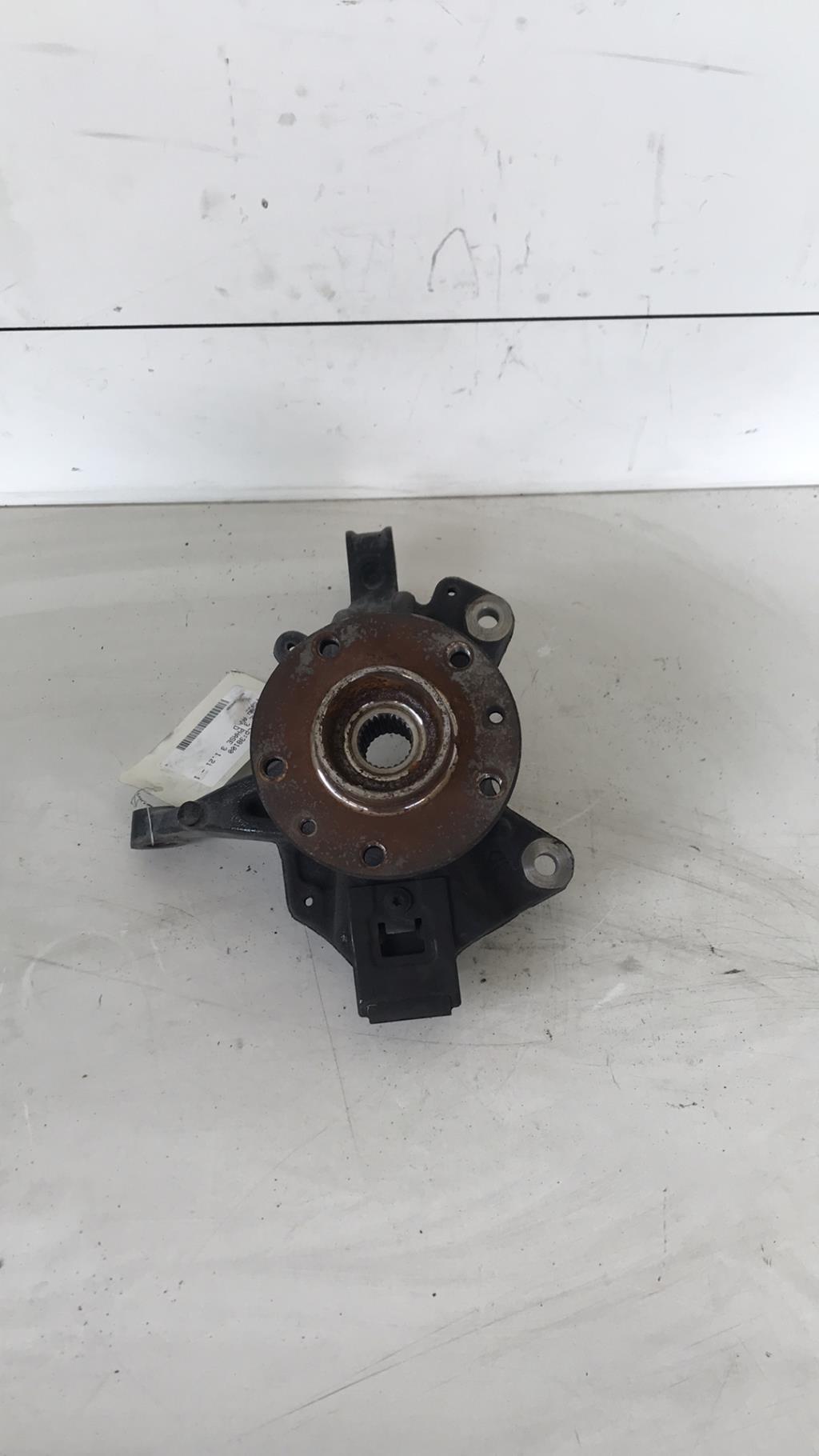 Moyeu avant droit RENAULT MEGANE 3 PHASE 3 Essence - 1
