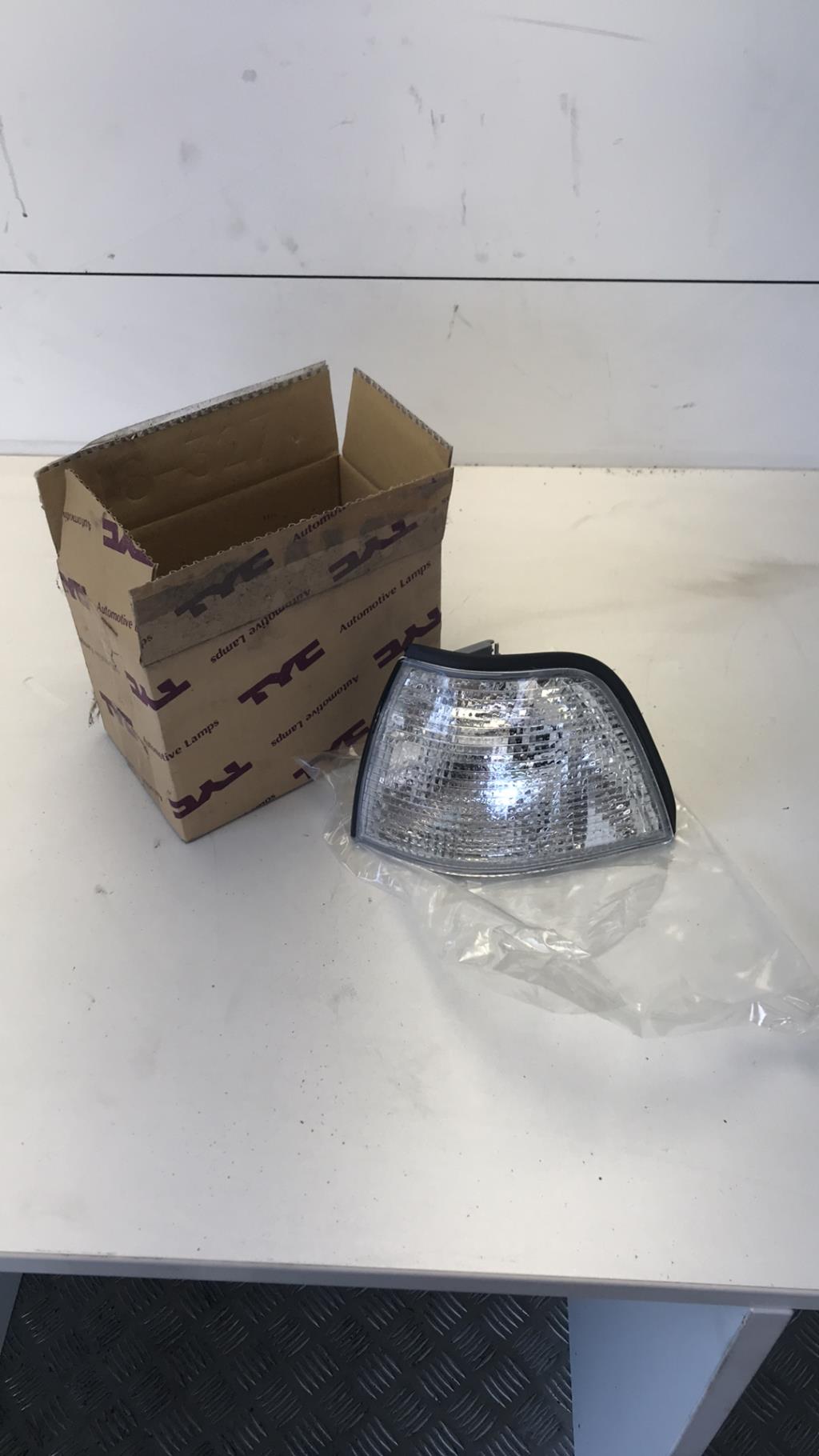 Optique avant secondaire gauche (feux)(clignotant) BMW SERIE 3 E36  - 1