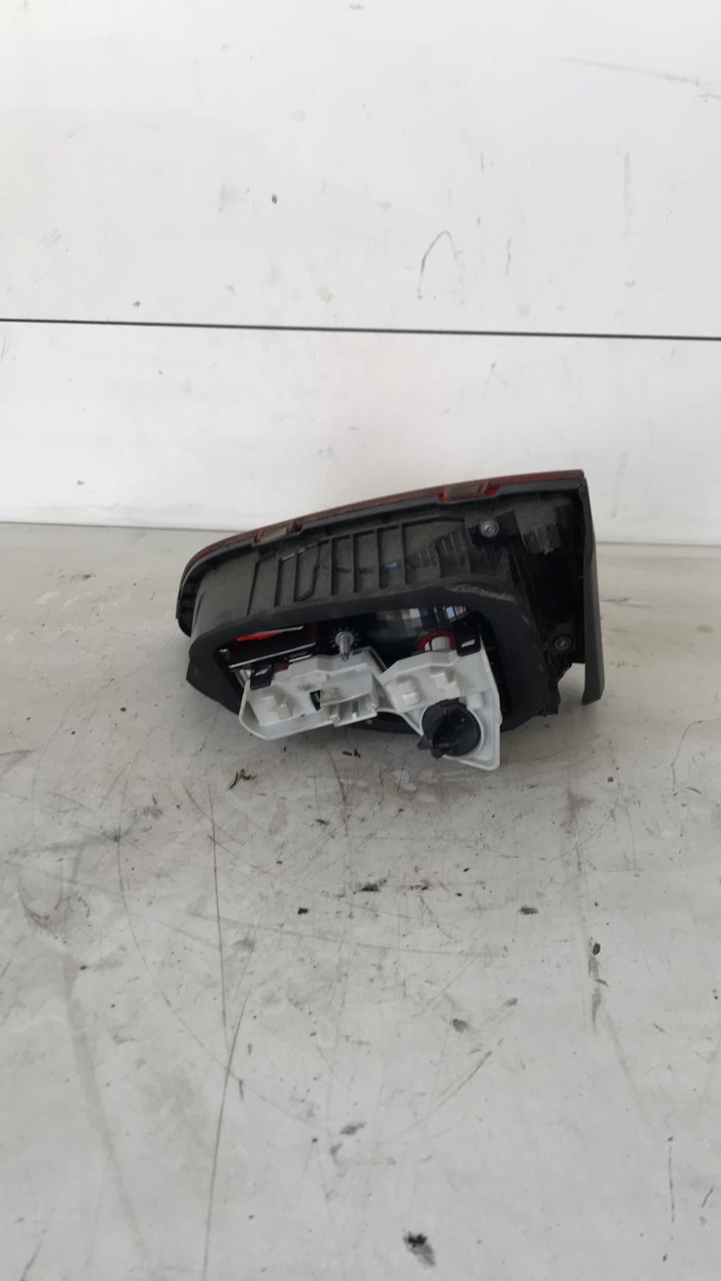 Feu arriere secondaire gauche (feux) VOLKSWAGEN GOLF 7 PHASE 1 Diesel - 1