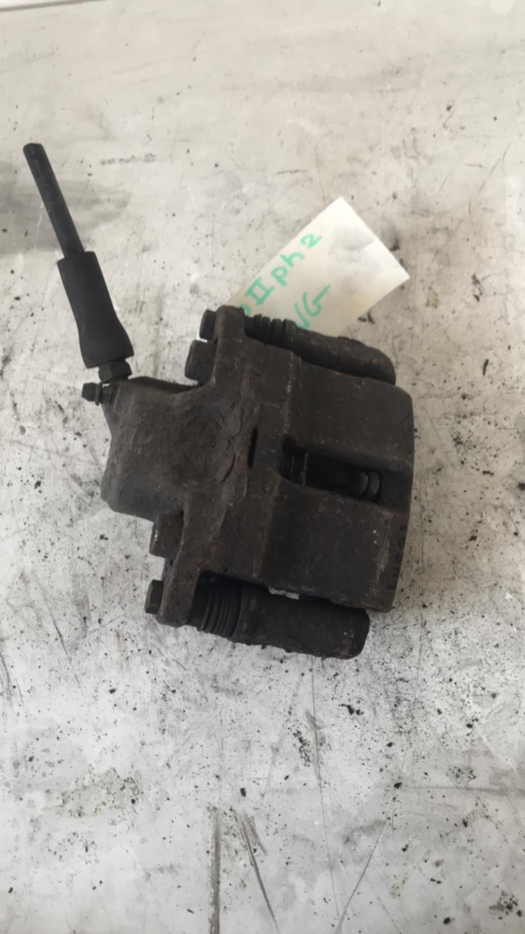 Etrier avant gauche (freinage) RENAULT CLIO 2 PHASE 2 Essence - 1