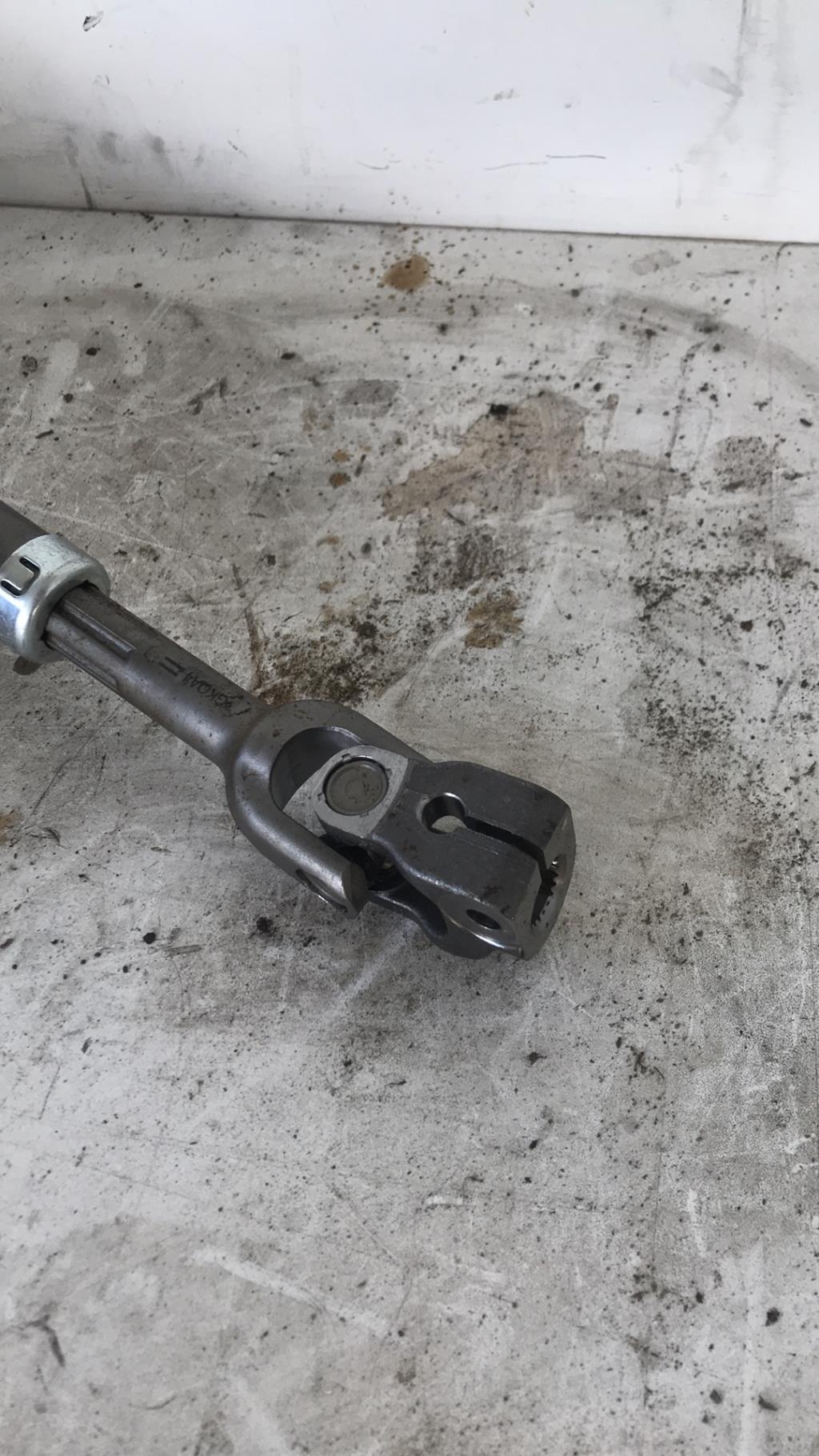 Colonne de direction VOLKSWAGEN POLO 6 PHASE 1 Essence - 1