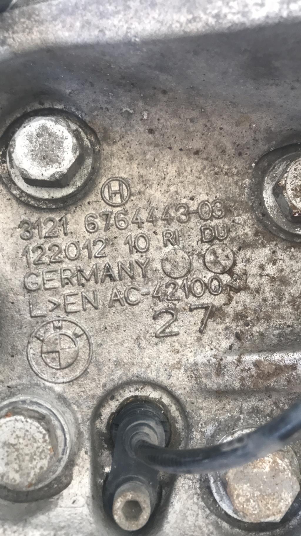 Moyeu avant gauche BMW SERIE 1 E81 Diesel - 1