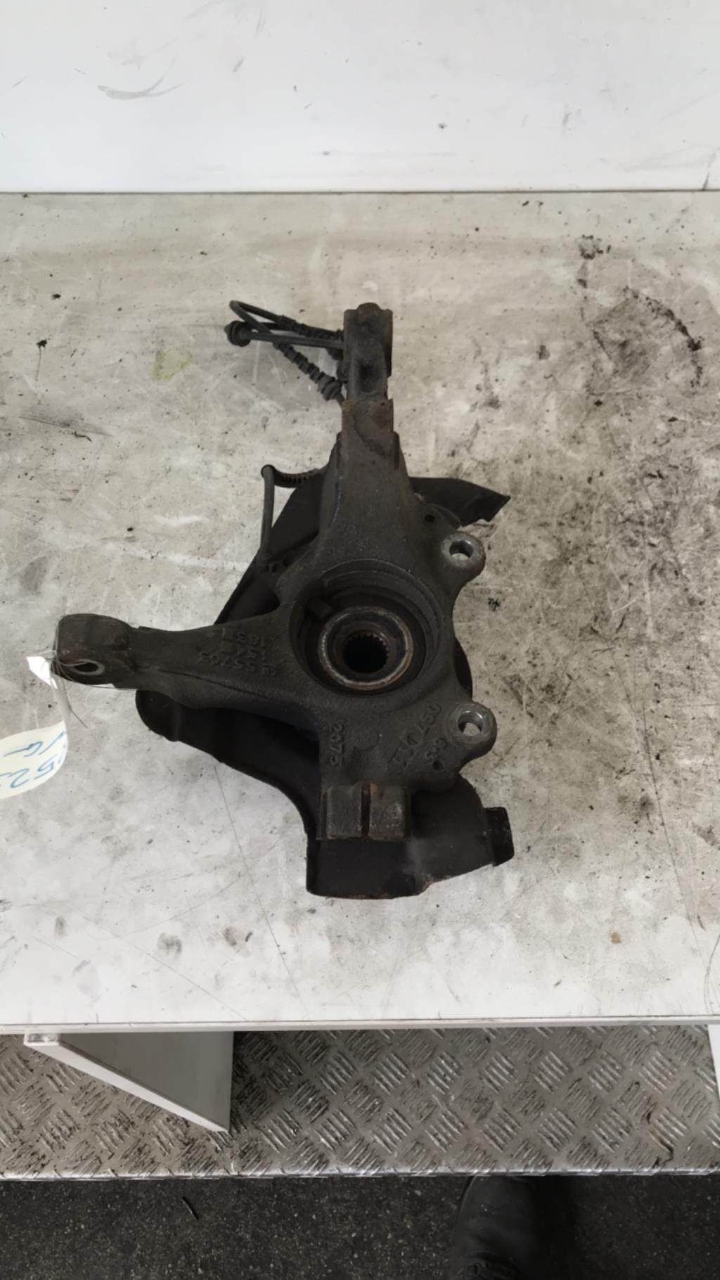 Moyeu avant gauche OPEL CORSA D PHASE 1 Essence - 1