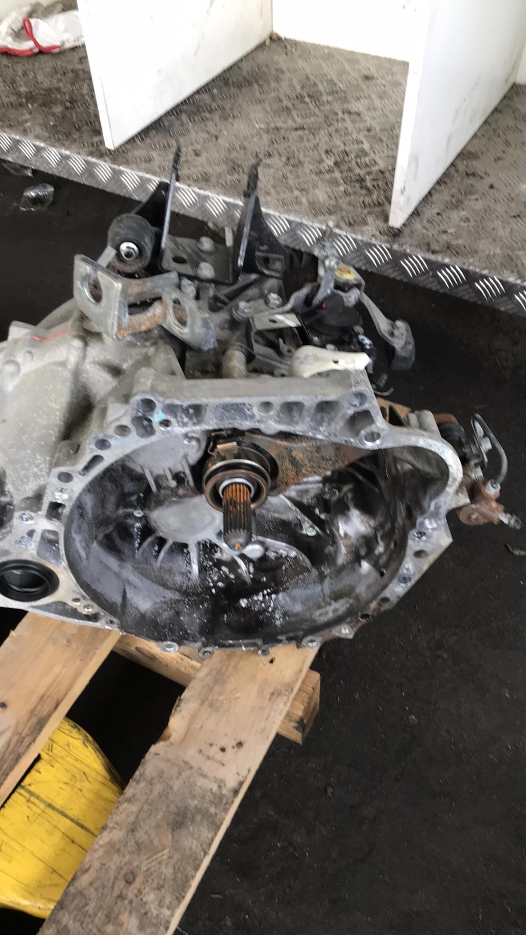 Boite de vitesses TOYOTA AVENSIS 3 PHASE 1 BREAK Diesel - 1