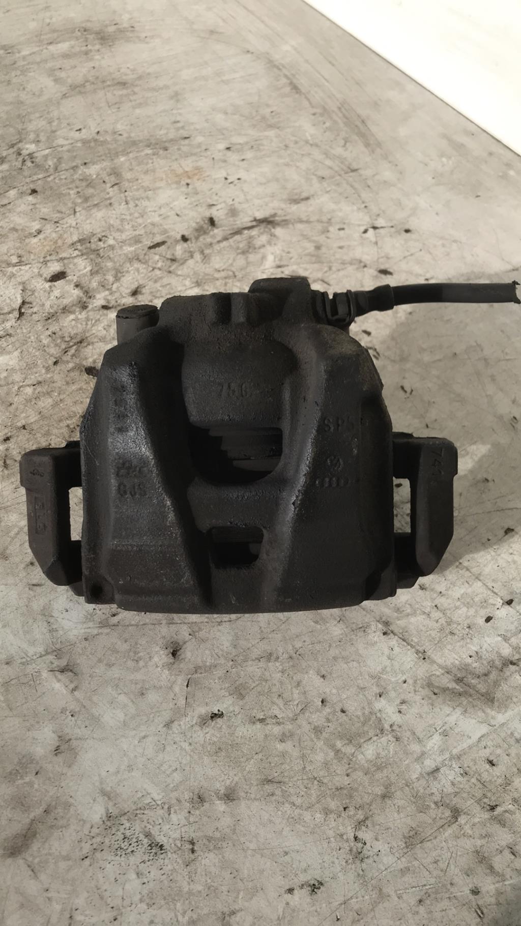 Etrier avant gauche (freinage) AUDI A4 3 PHASE 1 Diesel - 1