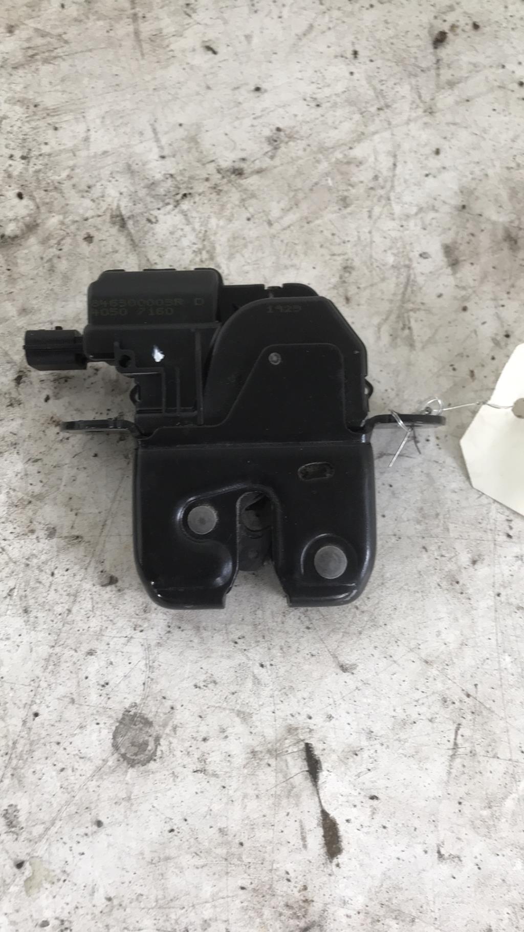 Serrure de hayon RENAULT MEGANE 3 PHASE 1 BREAK Diesel - 1