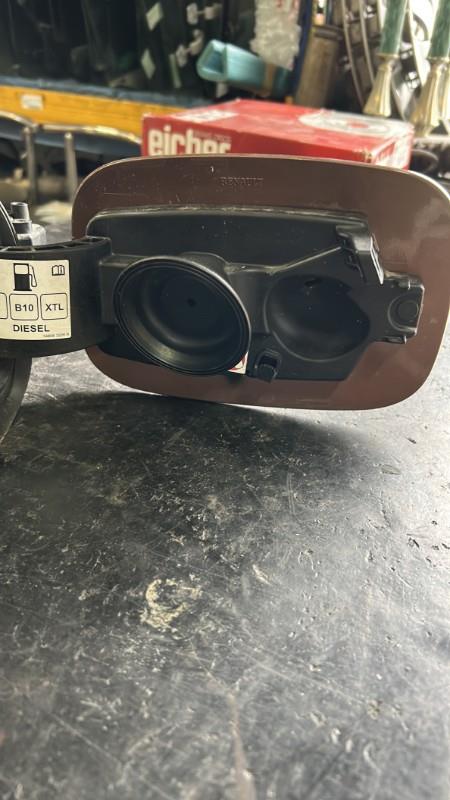 Trappe d'essence RENAULT MEGANE 4 PHASE 2 Diesel - 1