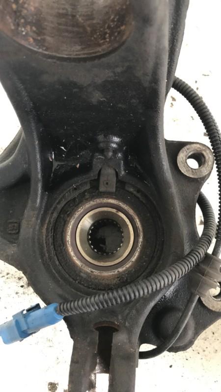 Moyeu avant gauche CITROEN C3 2 PHASE 1 Diesel - 1