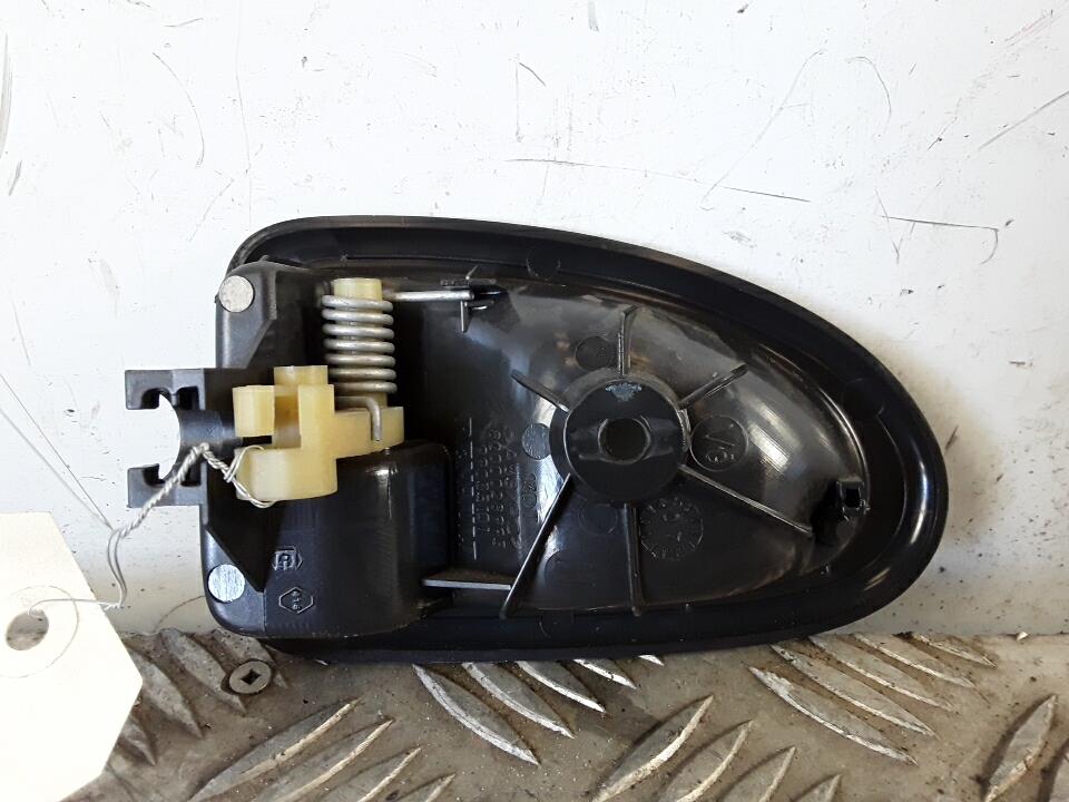Poignee interieur avant droit RENAULT CLIO 2 CAMPUS PHASE 1 Essence - 1