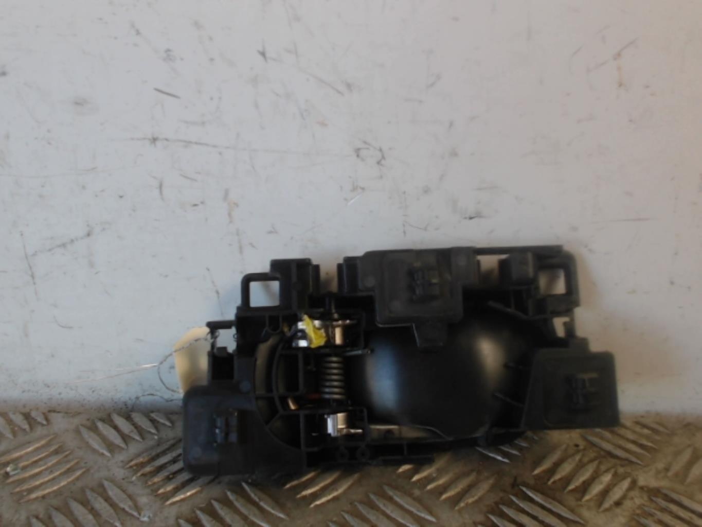 Poignee interieur avant gauche CITROEN C3 3 PHASE 1 Diesel - 1