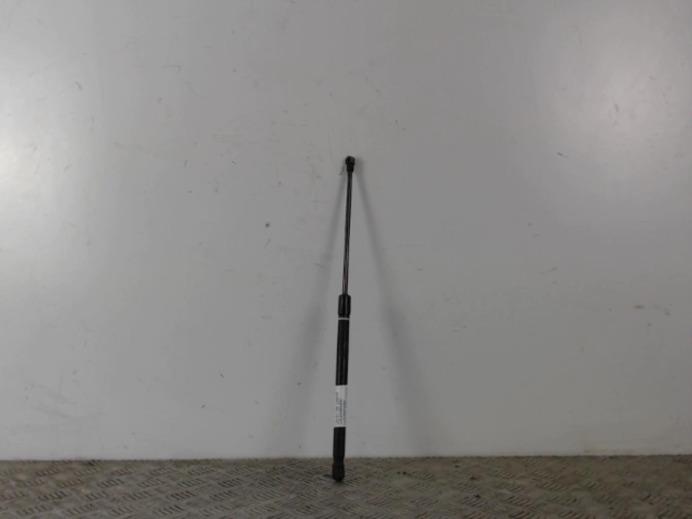 Verin de capot VOLKSWAGEN POLO 4 PHASE 1 Essence - 1