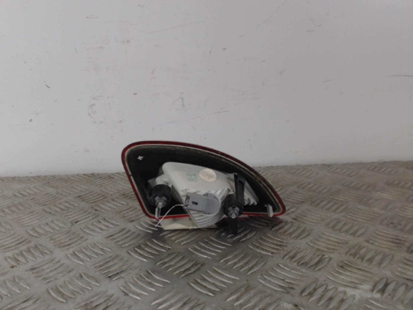 Feu arriere secondaire droit (feux) RENAULT TWINGO 2 PHASE 2 Diesel - 1