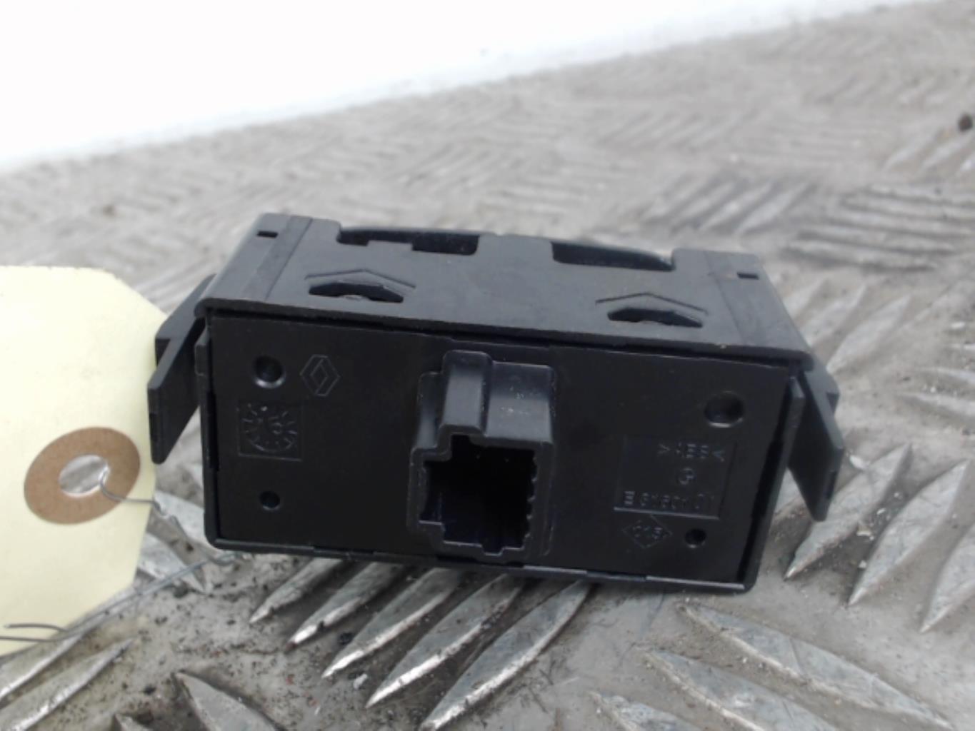 Bouton de warning RENAULT TRAFIC 3 COURT PHASE 1 Diesel - 1