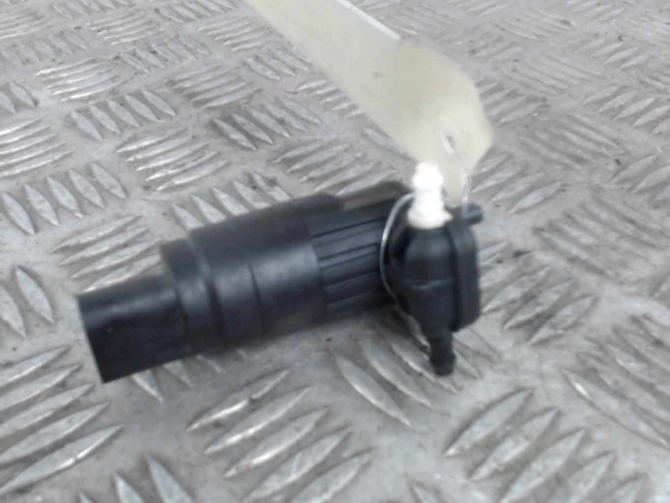 Pompe lave glace avant VOLKSWAGEN GOLF 7 PHASE 1 Diesel - 1