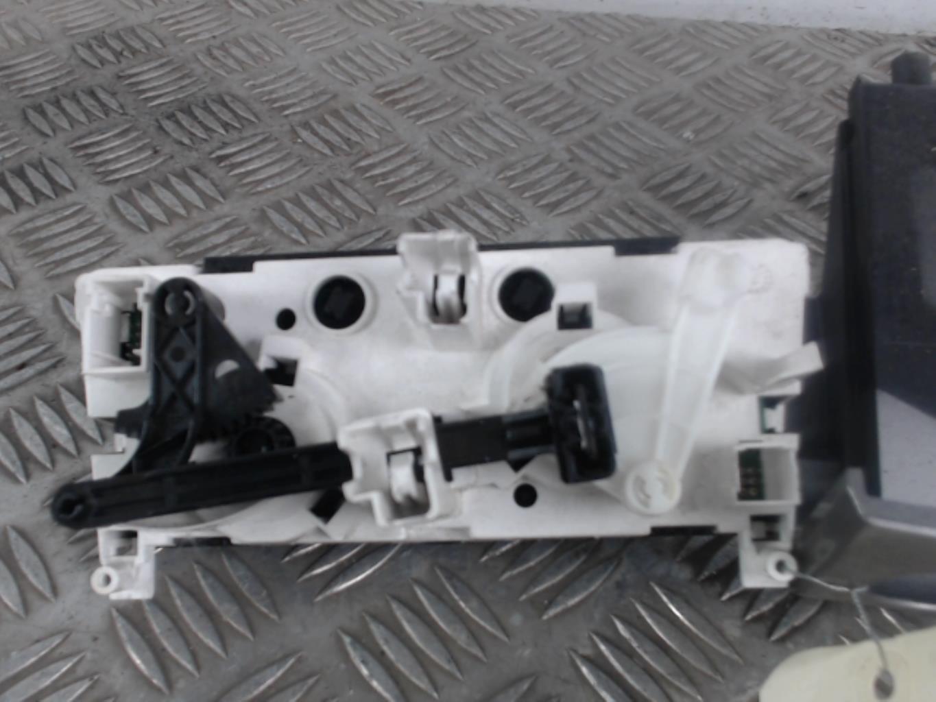 Commande chauffage PEUGEOT 308 1 SW Diesel - 1