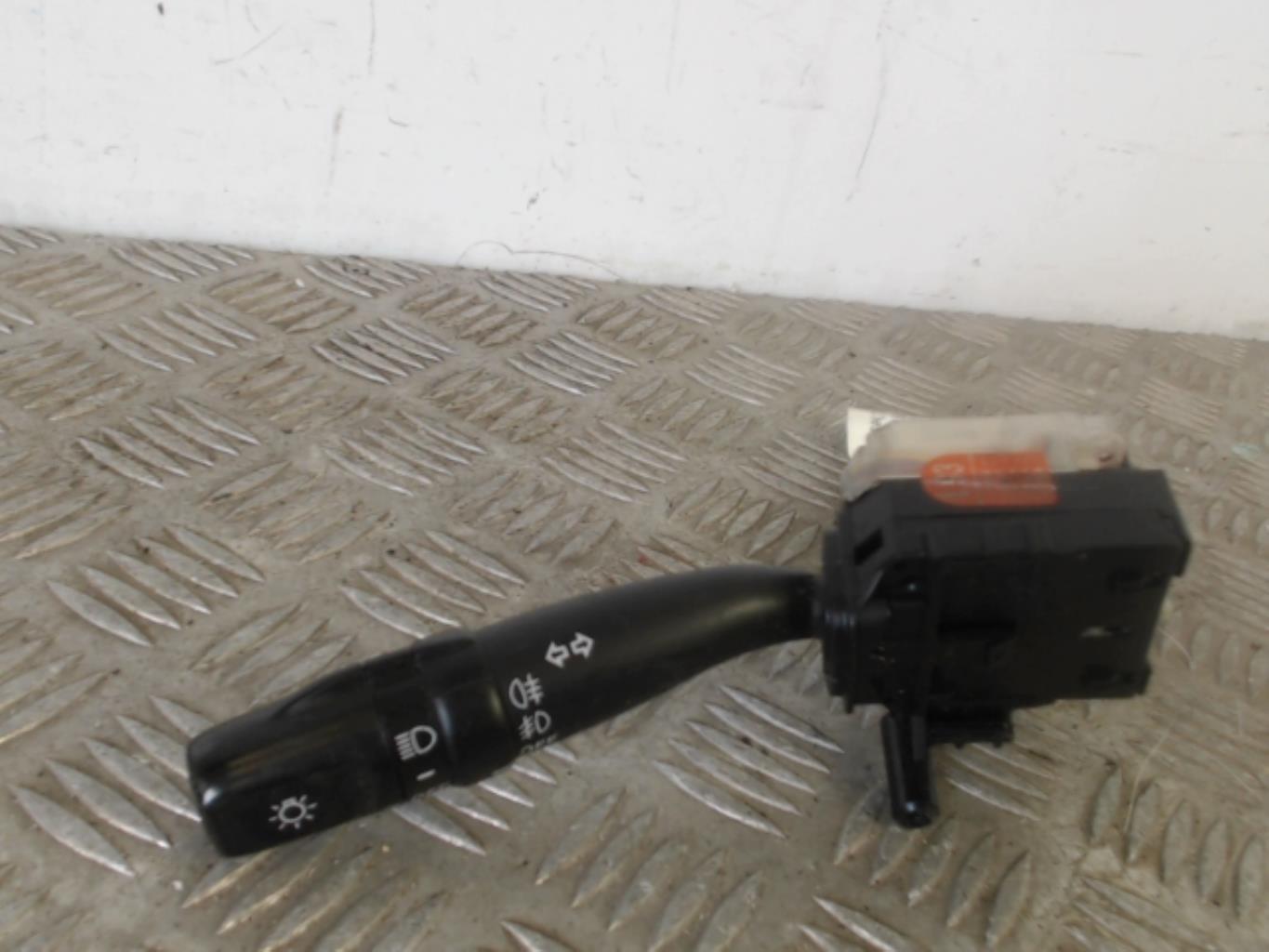 Commodo phare TOYOTA COROLLA VERSO 2 PHASE 1 Diesel - 1