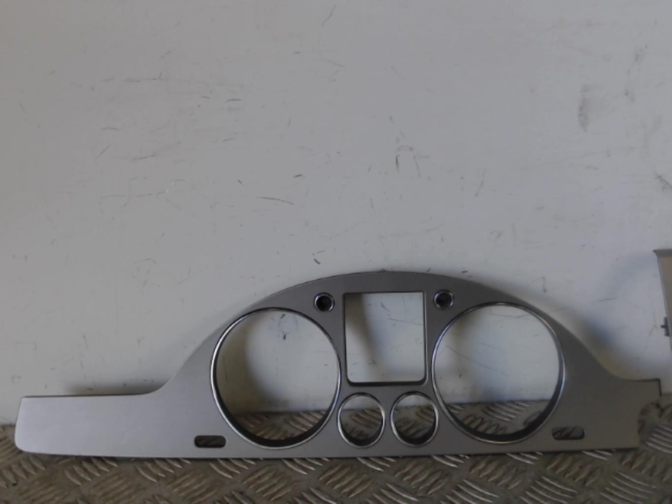 Console central (interieur plastique) VOLKSWAGEN PASSAT 5 BREAK Diesel - 1