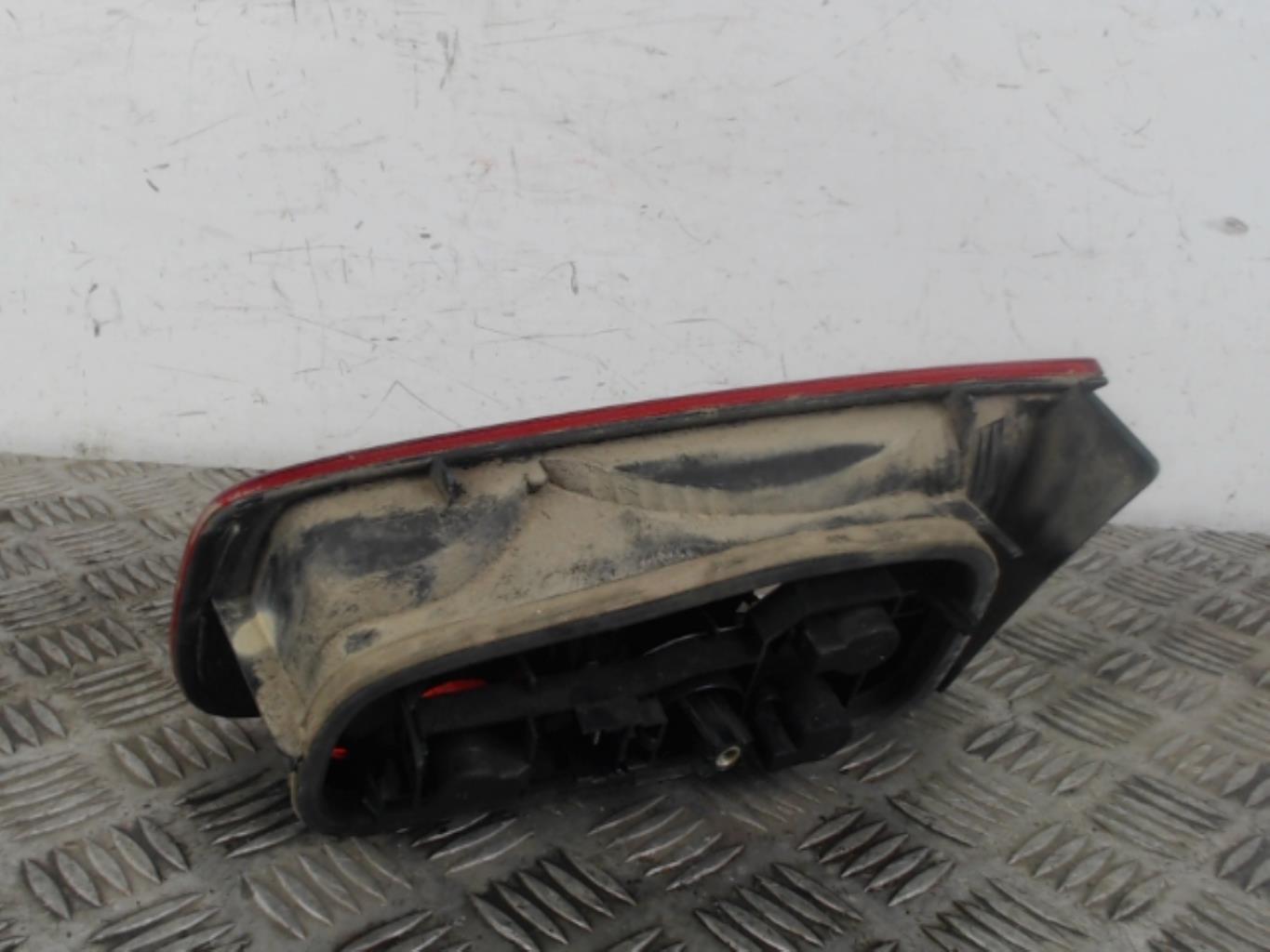 Feu arriere secondaire gauche (feux) RENAULT LAGUNA 2 PHASE 1 Essence - 1
