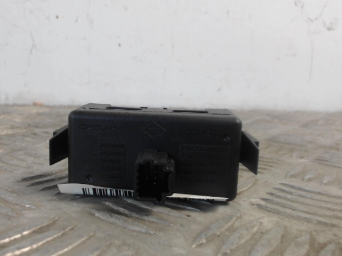 Bouton de warning RENAULT TWINGO 2 PHASE 1 Diesel - 1