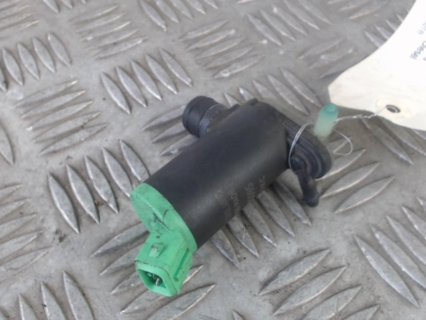 Pompe lave glace avant PEUGEOT 206+ Diesel - 1