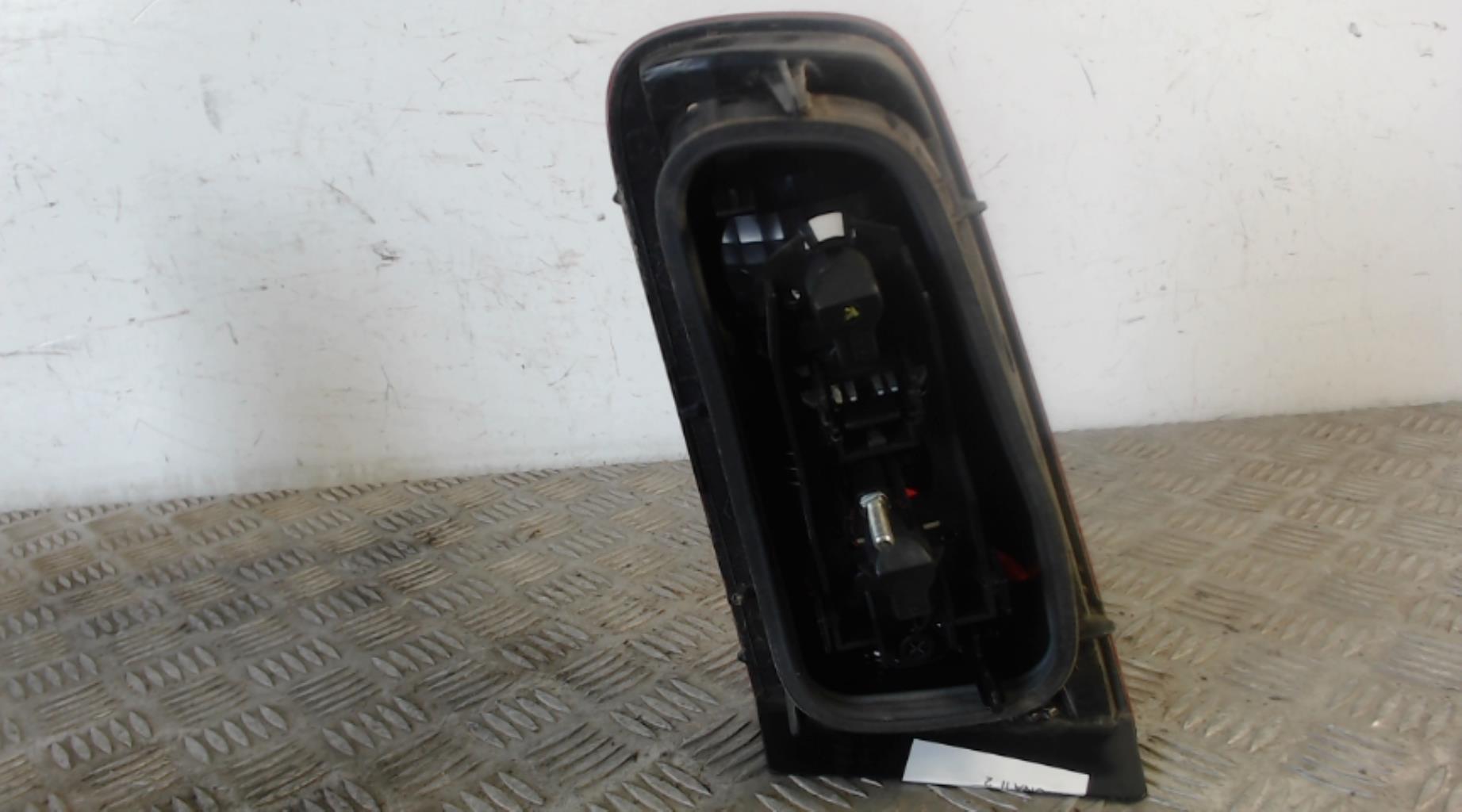 Feu arriere secondaire gauche (feux) RENAULT LAGUNA 2 PHASE 2 Essence - 1