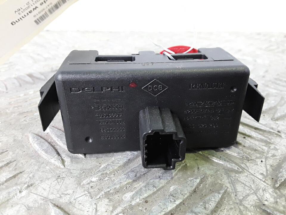Bouton de warning RENAULT CLIO 3 PHASE 2 Essence - 1