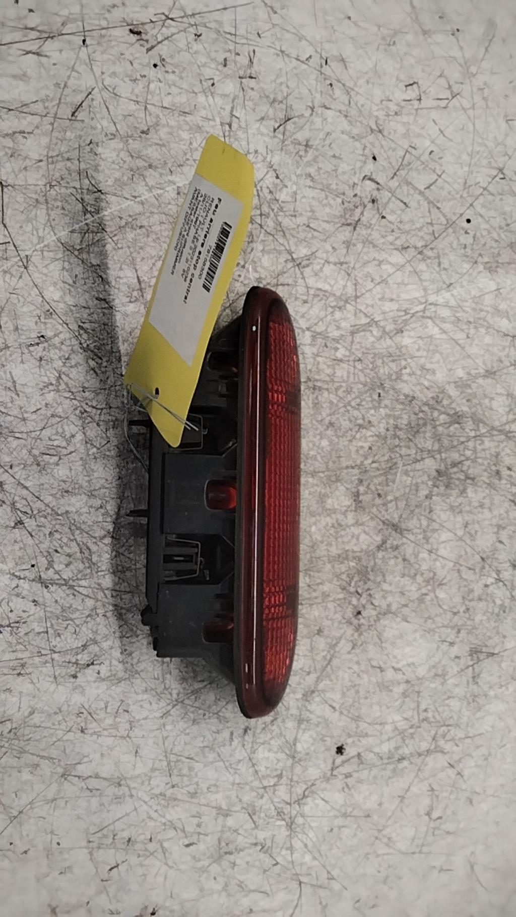 Feu arriere stop central RENAULT CLIO 1 PHASE 3 Essence - 1