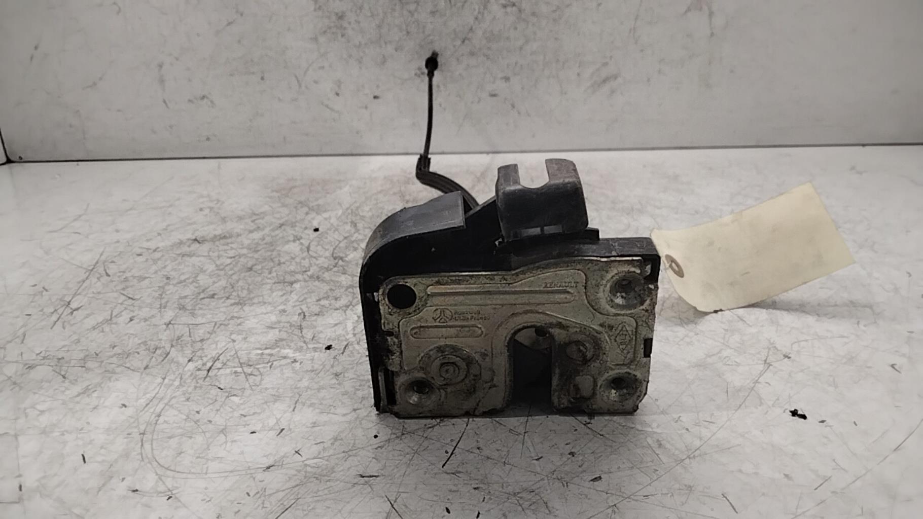 Serrure avant droit RENAULT CLIO 2 PHASE 1 Essence - 1