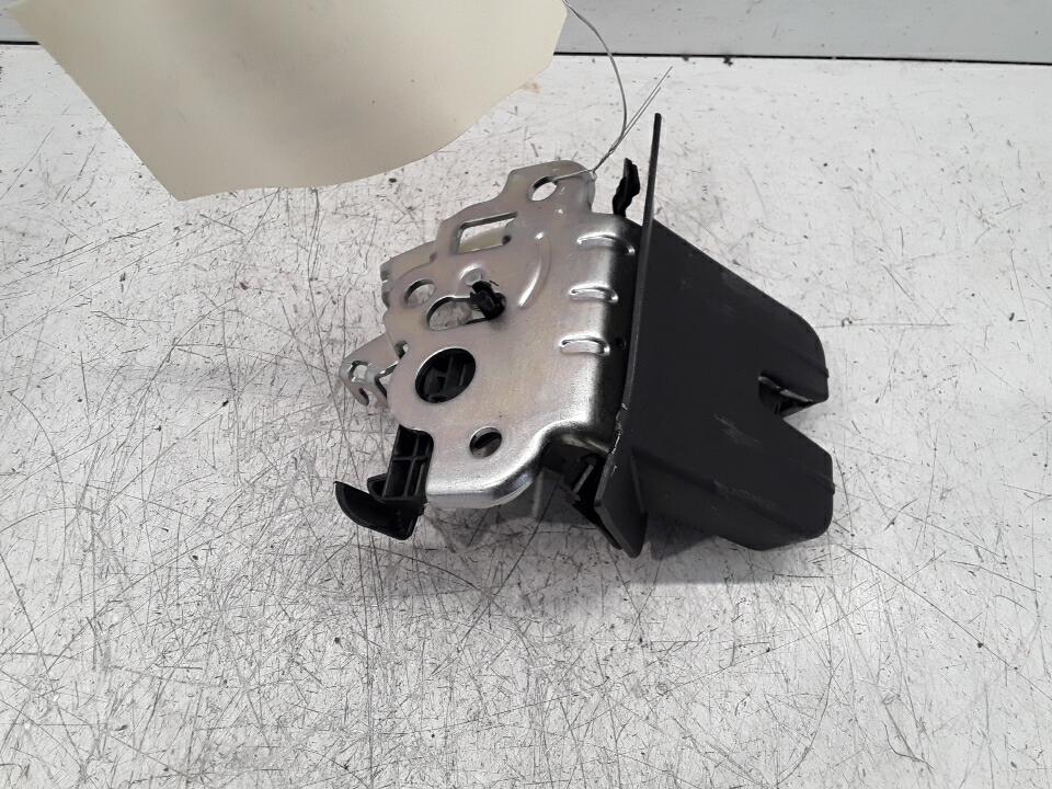 Serrure de coffre AUDI Q3 1 PHASE 1 Diesel - 1
