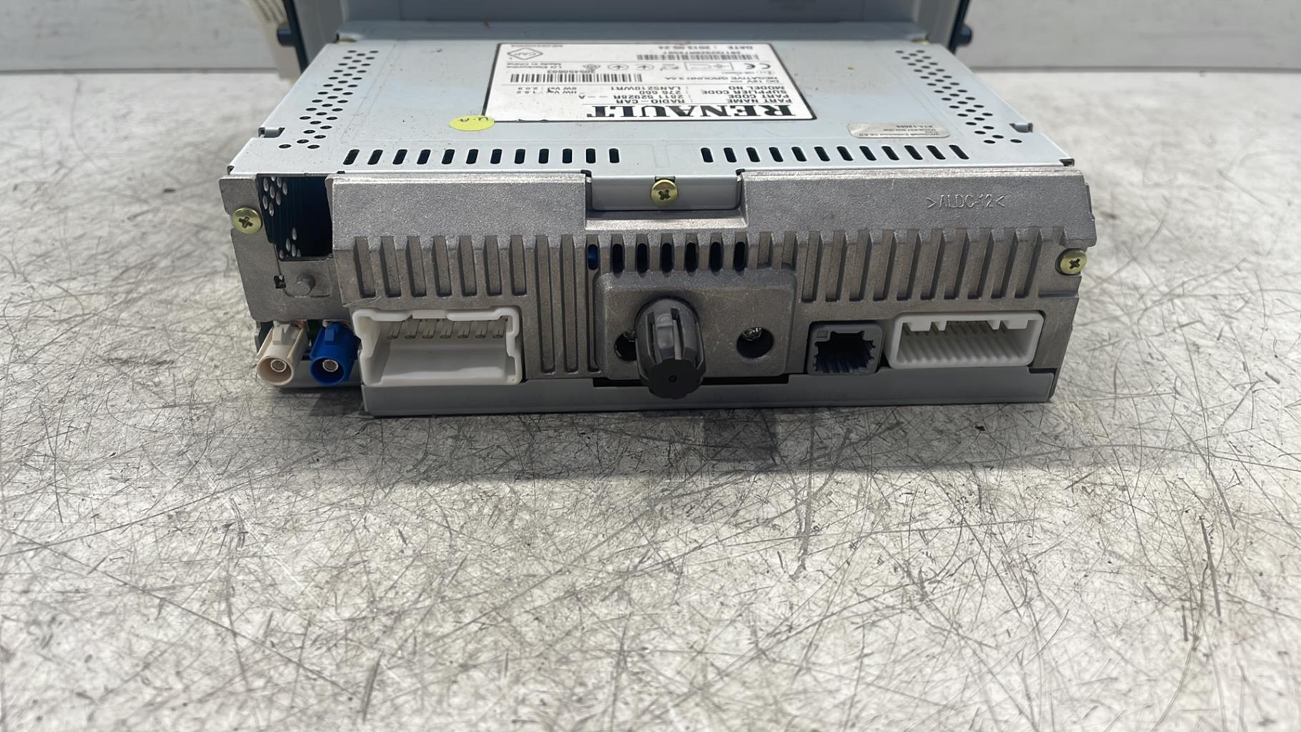 Autoradio d'origine RENAULT CLIO 4 PHASE 1 BREAK Diesel - 1