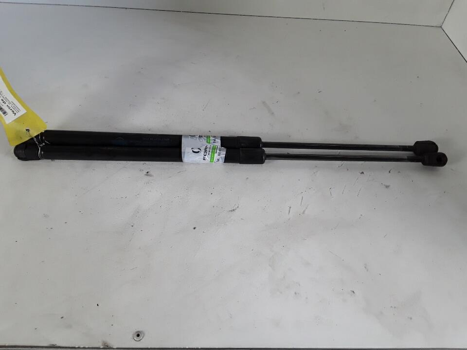 Verin de coffre NISSAN MICRA 3 PHASE 1 Essence - 1