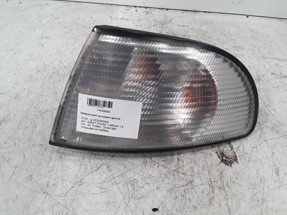 Optique avant secondaire gauche (feux)(clignotant) AUDI A4 1 AVANT PHASE 1 BREAK Diesel - 1