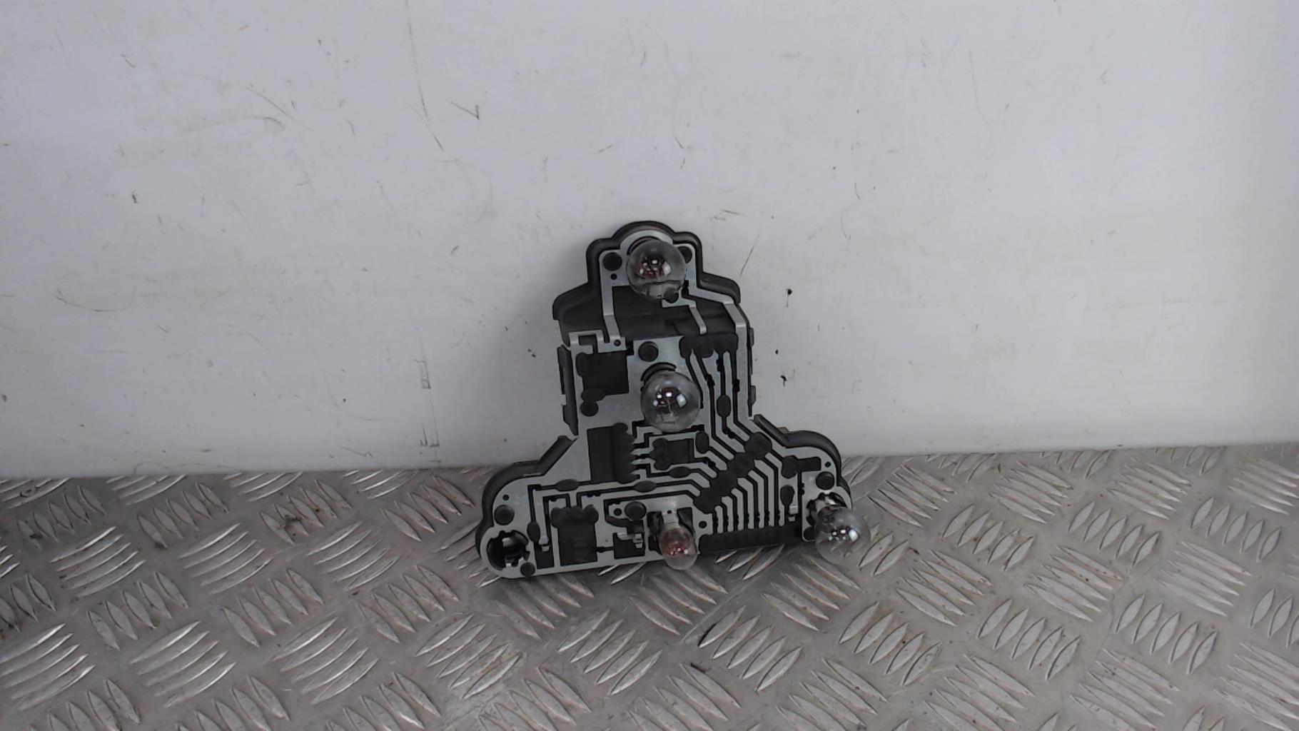Base portalampade fanale posteriore destro VOLKSWAGEN GOLF 3  - 1