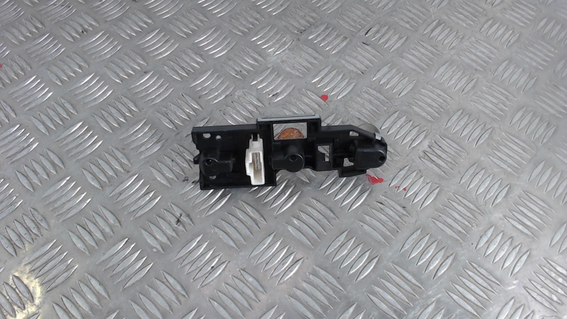 Base portalampade fanale posteriore sinistro CITROEN C5 1 PHASE 2 Diésel - 1