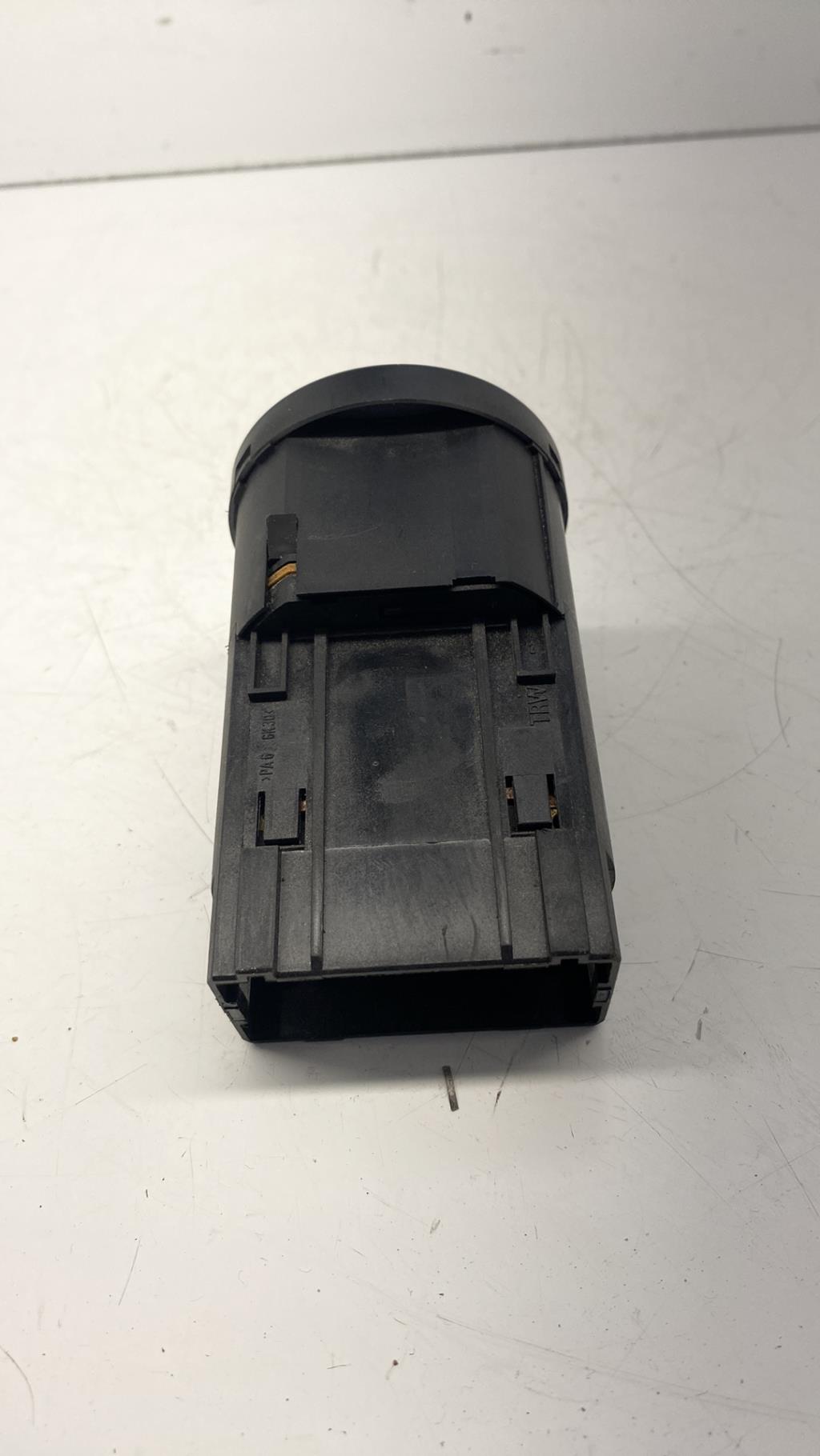Interruttore fari VOLKSWAGEN POLO 4 PHASE 1 Gasolina - 1