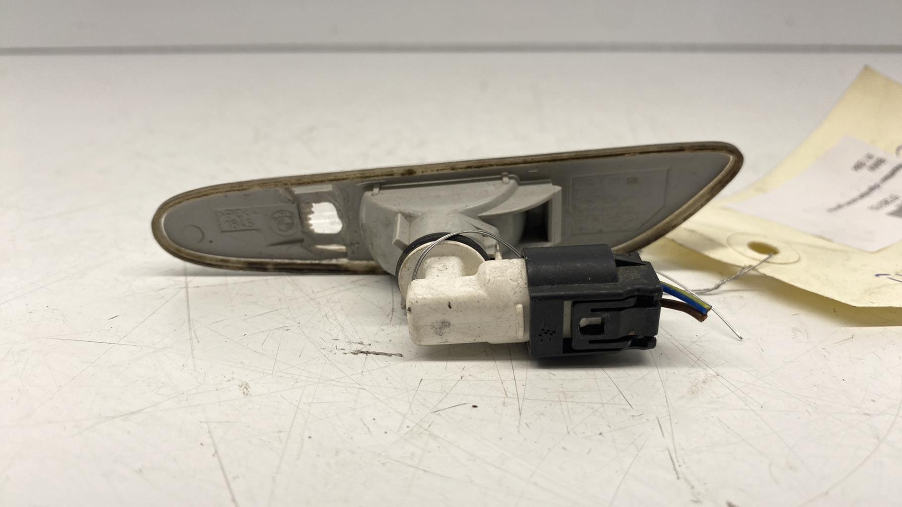 Ripetitore lampeggiante anteriore sinistro (Luci) BMW X1 E84  - 1